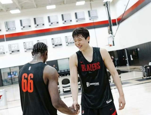 杨瀚森NBA新秀