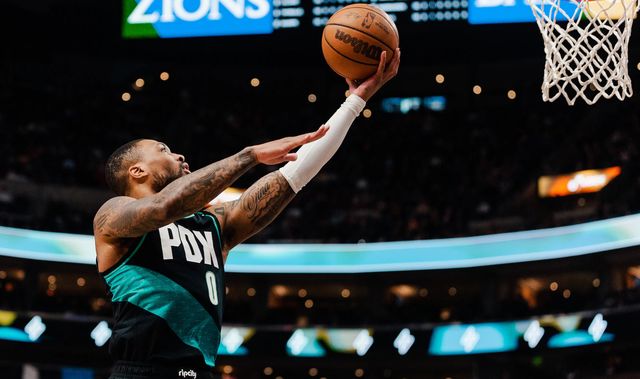 开拓者官宣续约利拉德