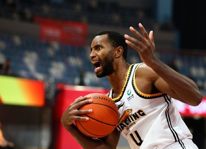 山东男篮欲签辽宁三连冠FMVP弗格