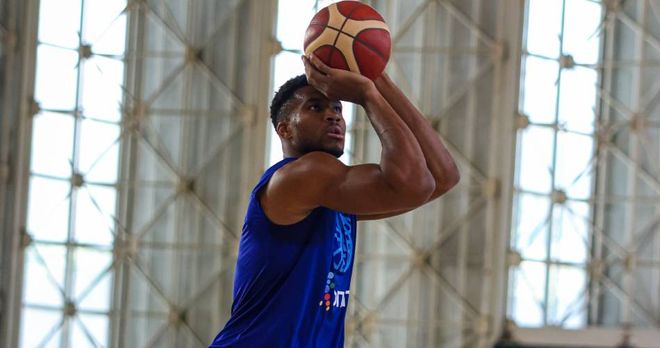 欧锦赛热身赛字母哥继续缺阵