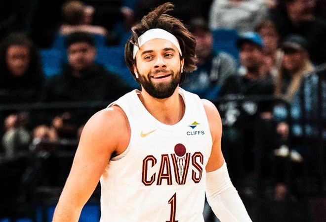 斯特鲁斯左脚琼斯骨折接受手术